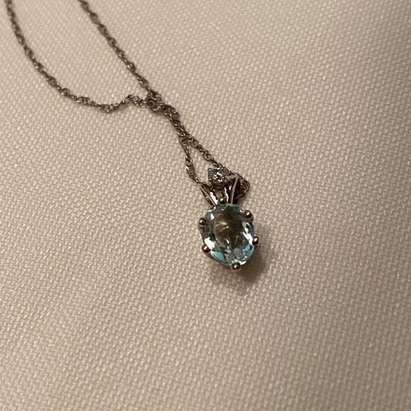 Estate Necklace 14k White Gold and Aquamarine Pendant Necklace - Picture 7 of 15